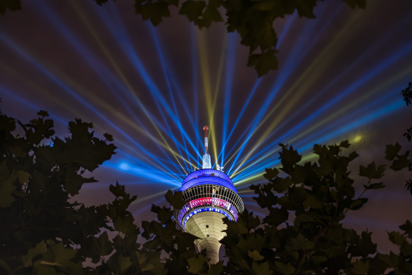 Rheinkomet Fernsehturm Düsseldorf · 01